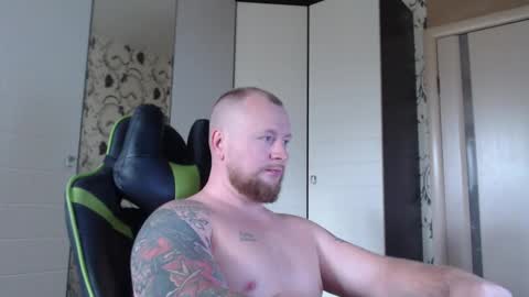 Snapshot of strongass18 chatting on 10.14.25 Alex online show from 10.14.25