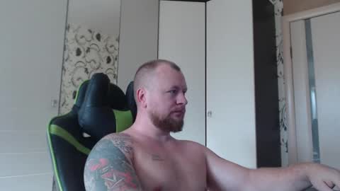 Snapshot of strongass18 chatting on 10.21.25 Alex online show from 10.21.25