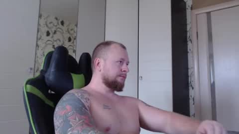 Snapshot of strongass18 chatting on 10.30.25 Alex online show from 10.30.25