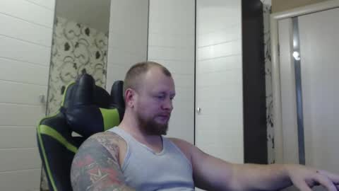 Snapshot of strongass18 chatting on 11.01.25 Alex online show from 11.01.25