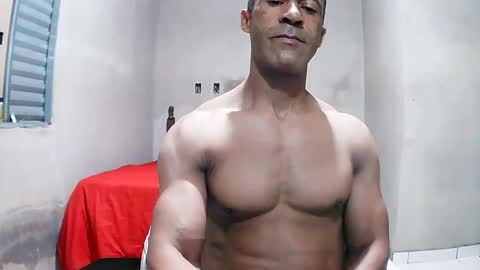 Snapshot of strongdaddyfantastic chatting on 05.27.26 strongdaddyfantastic online show from 05.27.26