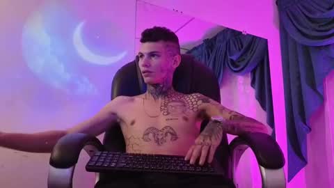 stuart_boy_ online show from 12.08.24