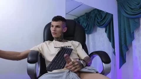 stuart_boy_ online show from 01.11.25