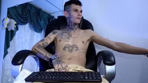 stuart_boy_ online show from 02.11.25
