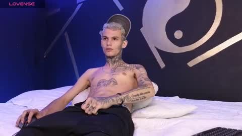 stuart_boy_ online show from 03.09.25