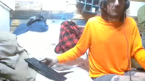 Snapshot of stuchi chatting on 12.10.24 bigbutt n bigcock online show from 12.10.24