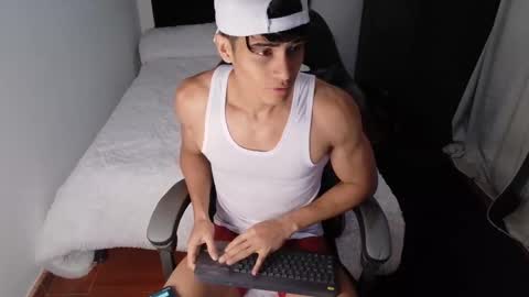 stylish men online show from 10.13.25