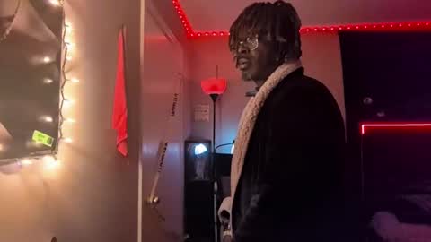 Snapshot of suavechocolatecity chatting on 09.29.25 Hot Chocolate online show from 09.29.25