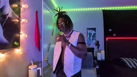 Snapshot of suavechocolatecity chatting on 11.18.25 Hot Chocolate online show from 11.18.25