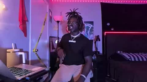 Snapshot of suavechocolatecity chatting on 11.20.25 Hot Chocolate online show from 11.20.25