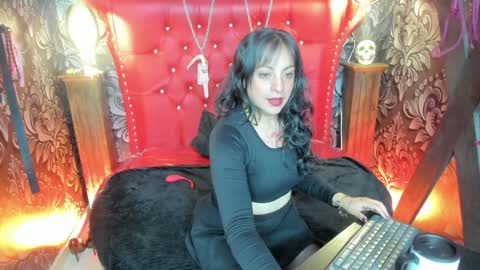 Yunna online show from 01.18.25