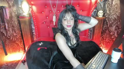 Yunna online show from 01.25.25