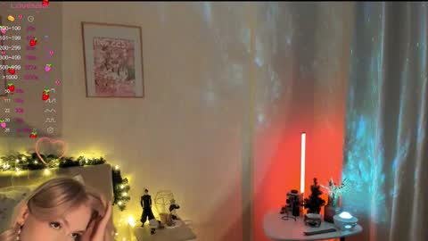 Snapshot of sue_everett chatting on 12.27.24 sue_everett online show from 12.27.24