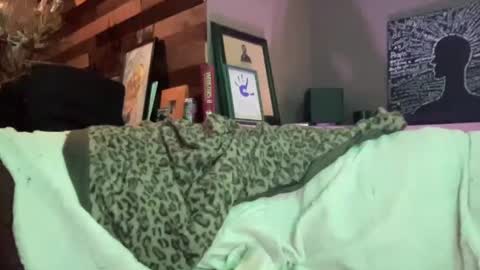 Snapshot of sugadee chatting on 12.27.24 sugadee online show from 12.27.24