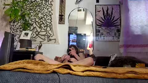 Snapshot of sugadee chatting on 02.14.25 sugadee online show from 02.14.25