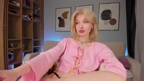 Snapshot of sugar_club chatting on 12.01.24 sugar_club online show from 12.01.24