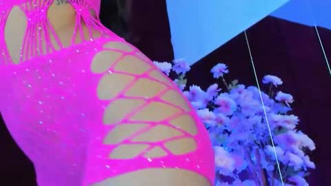 Snapshot of sugar_maple chatting on 10.13.25 Sugar online show from 10.13.25