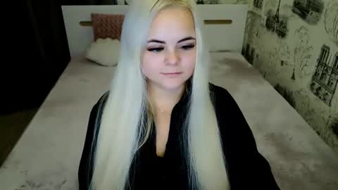 Snapshot of sugarkissx chatting on 10.14.25 sugarkissx online show from 10.14.25