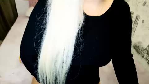 Snapshot of sugarkissx chatting on 10.24.25 sugarkissx online show from 10.24.25