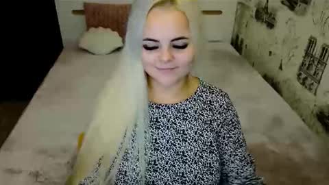 Snapshot of sugarkissx chatting on 10.25.25 sugarkissx online show from 10.25.25