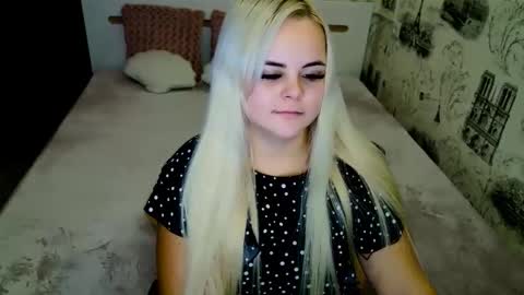 Snapshot of sugarkissx chatting on 10.31.25 sugarkissx online show from 10.31.25