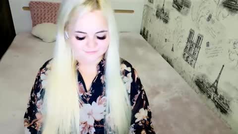 Snapshot of sugarkissx chatting on 11.04.25 sugarkissx online show from 11.04.25