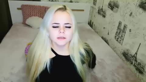 Snapshot of sugarkissx chatting on 11.15.25 sugarkissx online show from 11.15.25