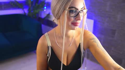 Sugar online show from 10.13.25