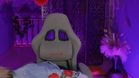 Snapshot of sugarvi chatting on 12.15.24 Vivien online show from 12.15.24