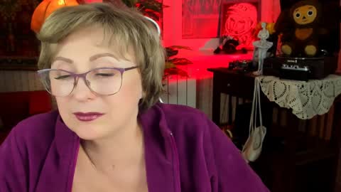 Snapshot of sugarvi chatting on 12.18.24 Vivien online show from 12.18.24