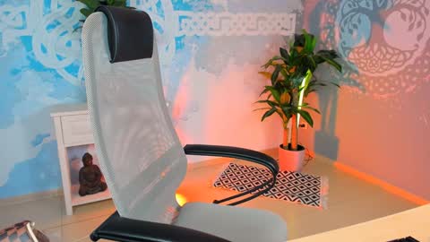 Snapshot of sugarvi chatting on 12.28.24 Vivien online show from 12.28.24