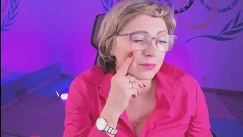 Snapshot of sugarvi chatting on 01.05.25 Vivien online show from 01.05.25