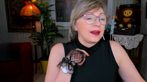 Snapshot of sugarvi chatting on 01.08.25 Vivien online show from 01.08.25