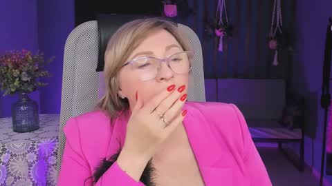 Snapshot of sugarvi chatting on 01.11.25 Vivien online show from 01.11.25