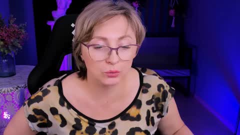 Snapshot of sugarvi chatting on 01.15.25 Vivien online show from 01.15.25