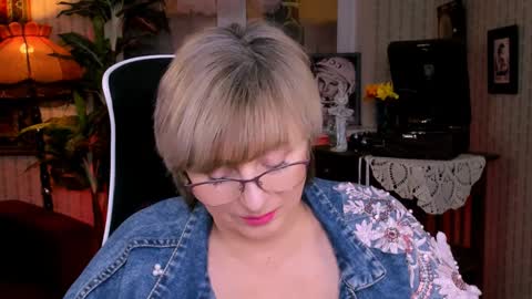 Snapshot of sugarvi chatting on 01.18.25 Vivien online show from 01.18.25