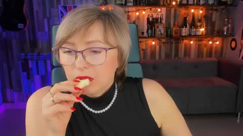 Snapshot of sugarvi chatting on 01.19.25 Vivien online show from 01.19.25