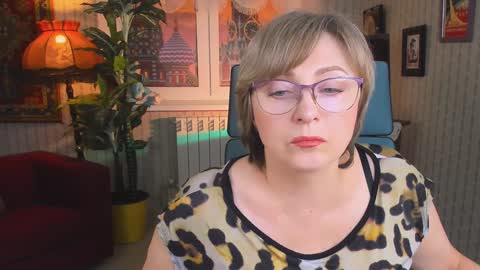 Snapshot of sugarvi chatting on 02.05.25 Vivien online show from 02.05.25