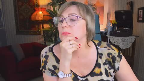 Snapshot of sugarvi chatting on 02.05.25 Vivien online show from 02.05.25