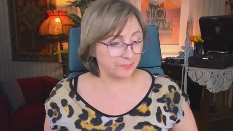 Snapshot of sugarvi chatting on 02.05.25 Vivien online show from 02.05.25