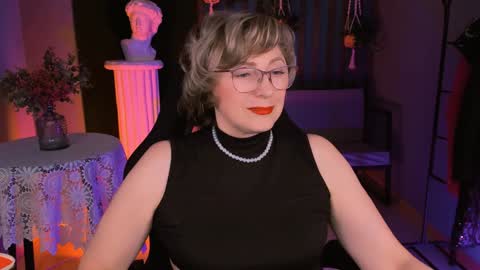 Snapshot of sugarvi chatting on 02.06.25 Vivien online show from 02.06.25