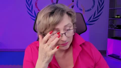 Snapshot of sugarvi chatting on 02.08.25 Vivien online show from 02.08.25