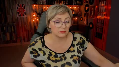 Snapshot of sugarvi chatting on 02.15.25 Vivien online show from 02.15.25