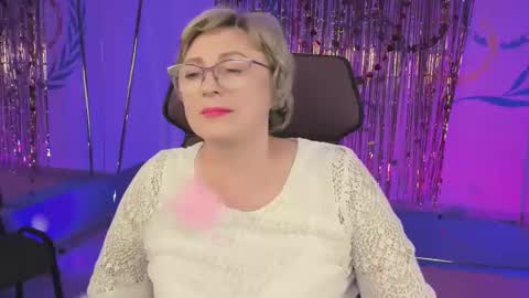 Snapshot of sugarvi chatting on 02.19.25 Vivien online show from 02.19.25