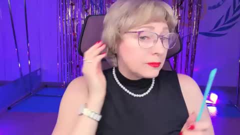 Snapshot of sugarvi chatting on 02.22.25 Vivien online show from 02.22.25