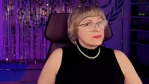 Snapshot of sugarvi chatting on 02.22.25 Vivien online show from 02.22.25