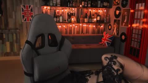 Snapshot of sugarvi chatting on 02.23.25 Vivien online show from 02.23.25