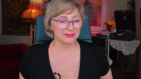 Snapshot of sugarvi chatting on 03.06.25 Vivien online show from 03.06.25