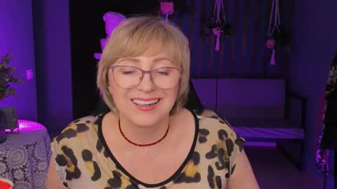 Snapshot of sugarvi chatting on 03.12.25 Vivien online show from 03.12.25