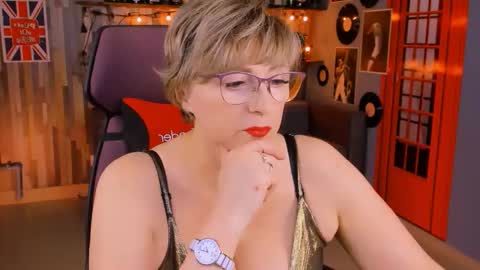 Snapshot of sugarvi chatting on 10.05.25 Vivien online show from 10.05.25